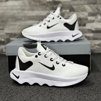 NIKE MOTIVA