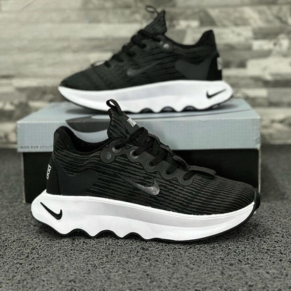 NIKE MOTIVA